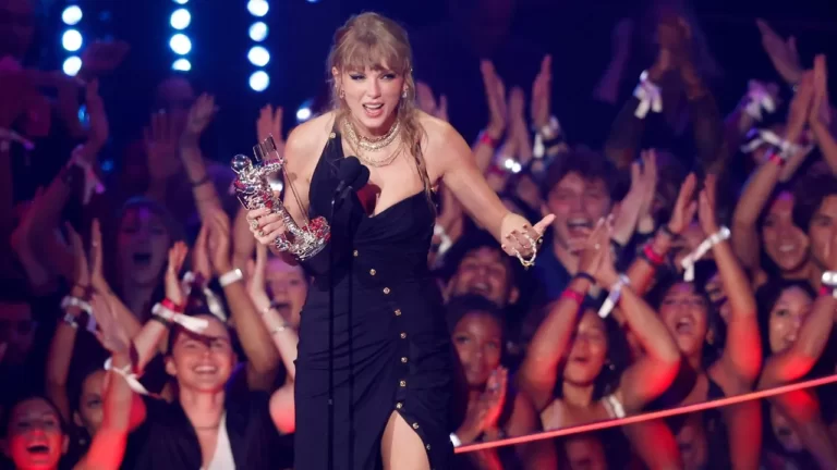 Taylor Swift's Stunning Birthday Look Sets Internet Ablaze! Unveiling the Fashion Icon's Latest Style Triumph!