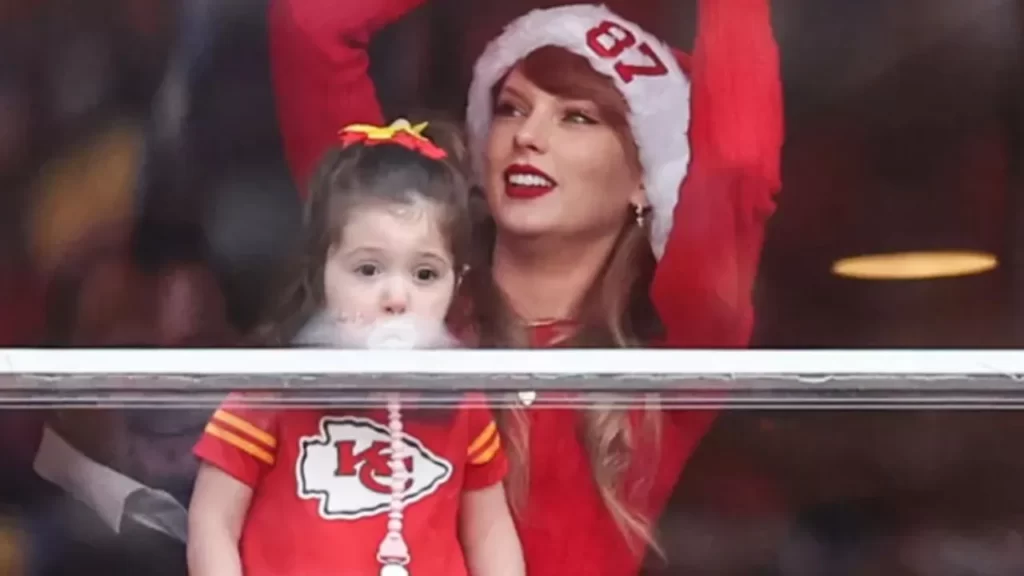 Taylor Swift and Travis Kelce's Heartwarming Christmas Family Reunion