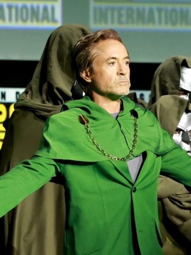 _RDJ in comic con as doctor Doom